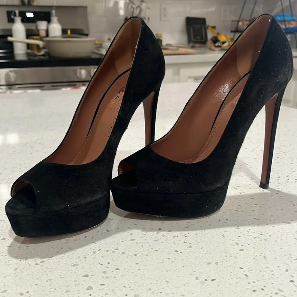 Alaia black suede heels size 37 gorgeous heels